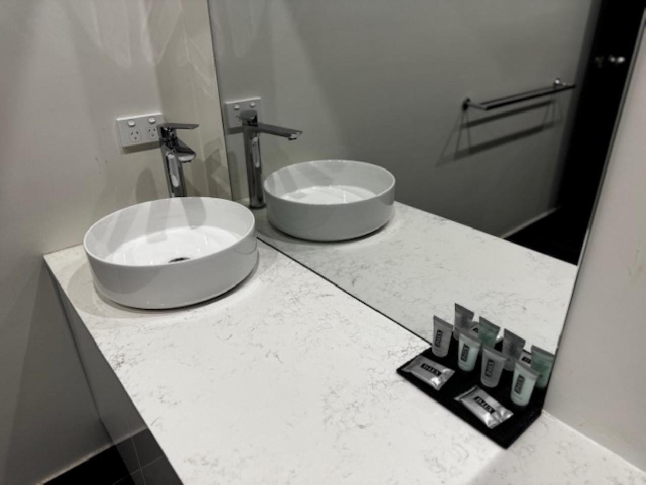 Romano'S Hotel & Suites Вага Вага Екстериор снимка